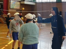 大山未希、小学生にバレー指導！「つながるおもしろさを知った瞬間が最高！」