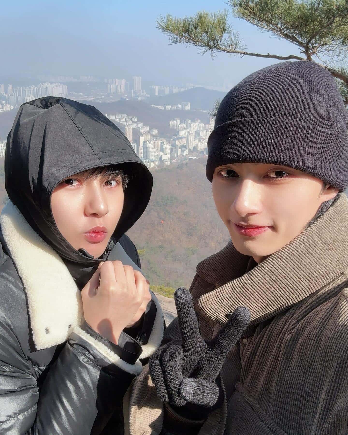 2Sを公開📸SEVENTEEN・ジュンがNCT・ロンジュンとハイキングへ⛰