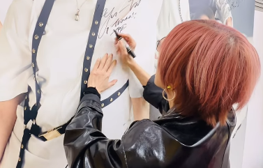 「YU-KIがタワレコ新宿に降臨！」TRF武道館Blu-ray記念ポップアップにファン熱狂