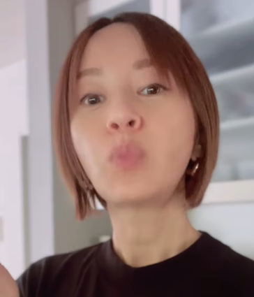 鈴木亜美、娘と一緒に枝豆収穫！畑で見せた母娘の微笑ましい夏のひとコマ