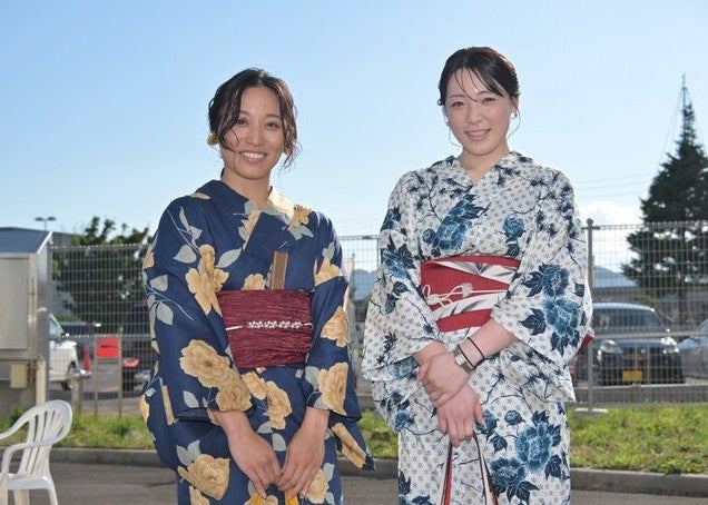女子競輪・久米詩がオールスター競輪投票への感謝と来年への意気込み　児玉碧衣と浴衣姿を披露