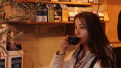 高橋メアリージュンのカフェ時間に「雰囲気まで美しい」の声続出