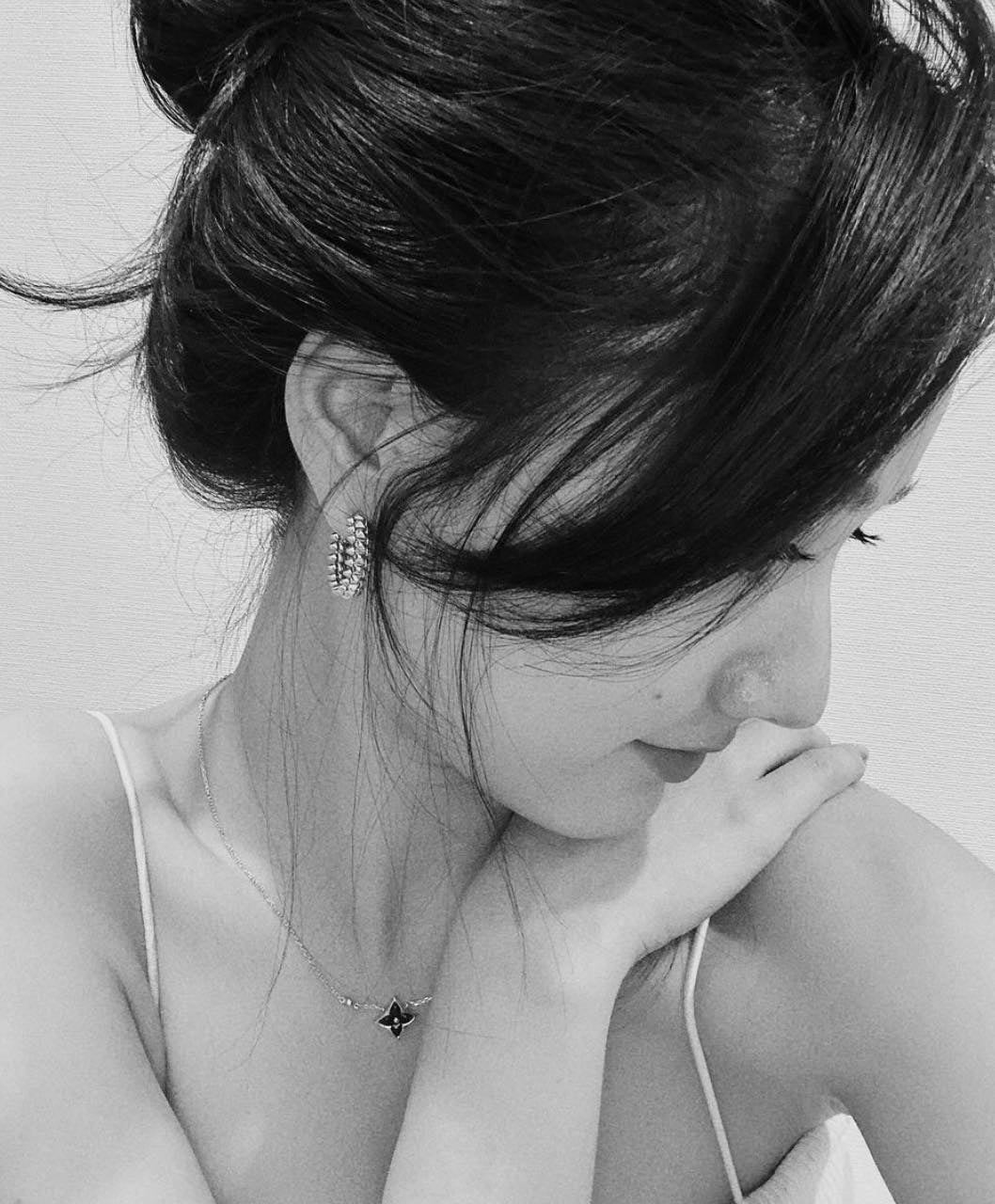 「谷まりあ×ヴィトンのジュエリー」は最強すぎる...。