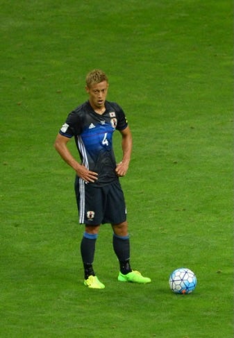 元サッカー日本代表・本田圭佑、2016年の写真を投稿で反響続々「まだまだ活躍を見たいです」