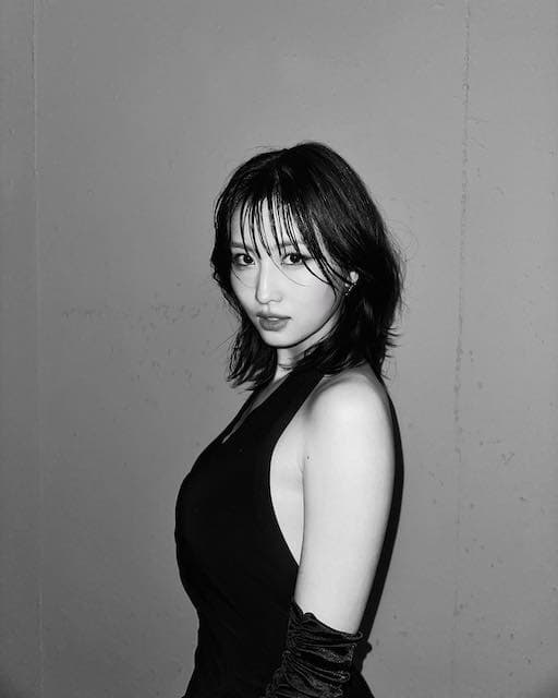 TWICEモモが美しすぎるオフショットを披露✨💄