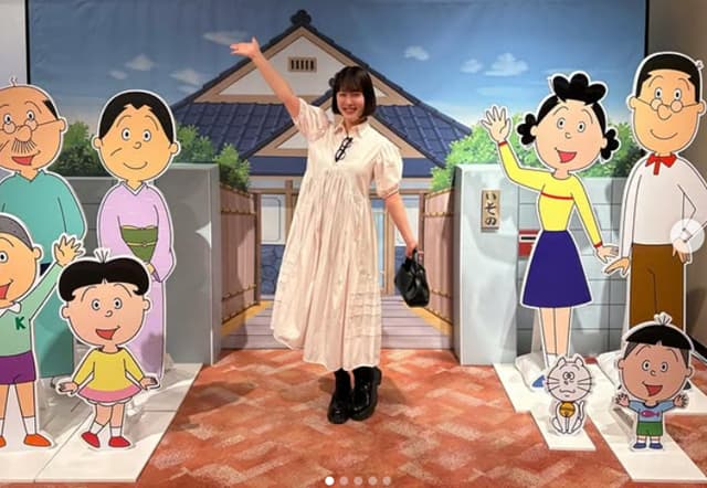 女優・伊藤純奈、サザエさんの舞台を観劇！