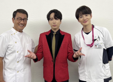 山崎育三郎、音楽番組MCと『トラベルナース』で大活躍！貴重なスリーショットも披露