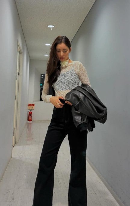 新木優子の最新私服ショットが「カッコ可愛い」と話題に