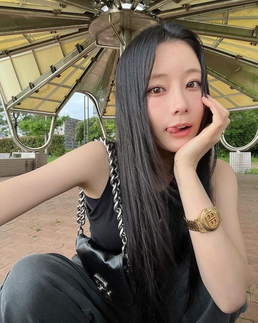 重盛さと美 「こまめにペロしていきます」と投稿 ファンからは「世界一可愛い」