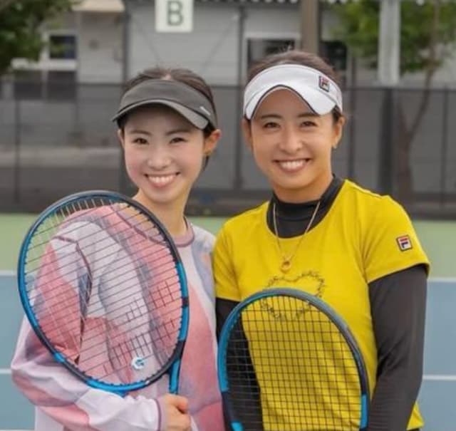 元プロテニスプレーヤー牛島里咲　園田彩乃との美女2人の年内ラストイベントを開催！