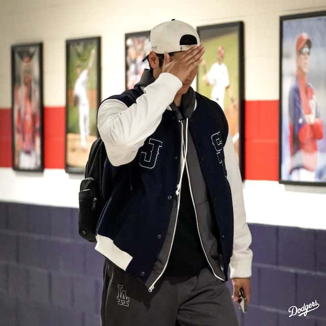 大谷翔平が40万円のブルゾンコーデを披露！お茶目な一面も公開