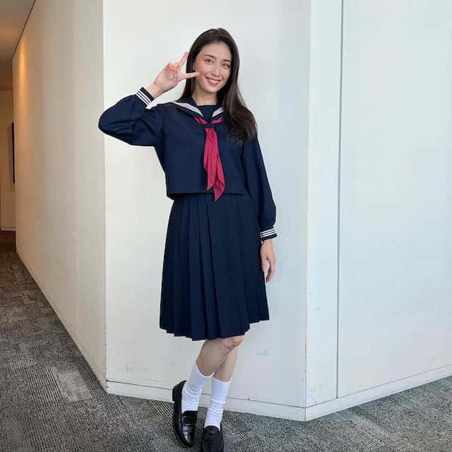39歳の橋本マナミがセーラ服姿を披露🎓「可愛いです😍」