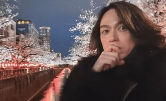 俳優・塩谷瞬、夜桜をバッグに役を演じることへの考えを明かす！