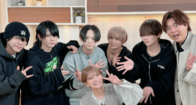 矢口真里、イケメンたちに囲まれ誕生日を祝福される「お母さんの年齢の方が確実に近いですけどwww」