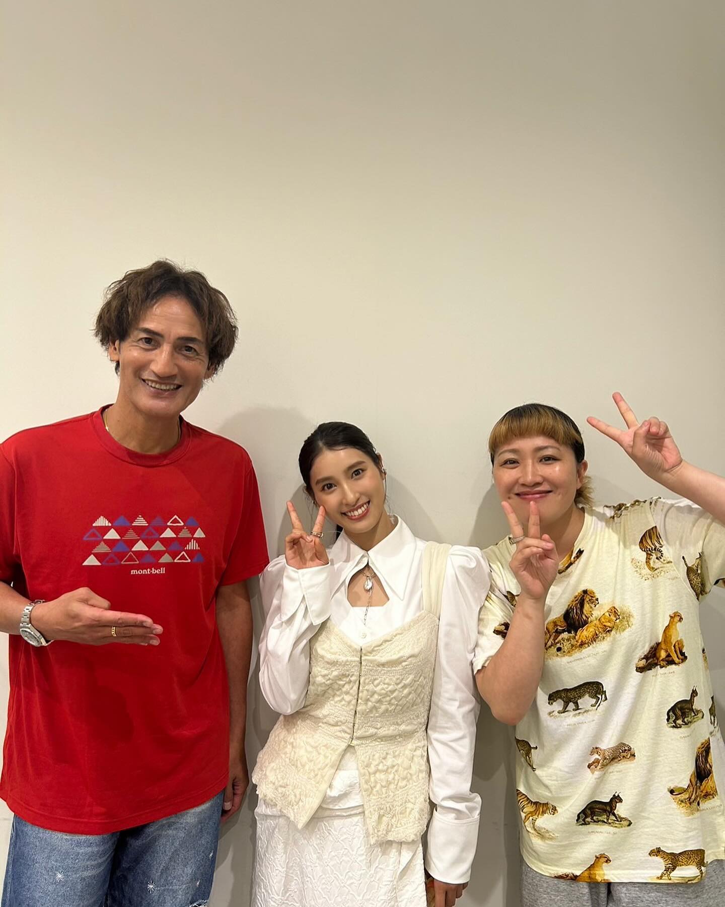 大人気女優と仲良し夫婦のレアショット！「本当に助けていただきました」