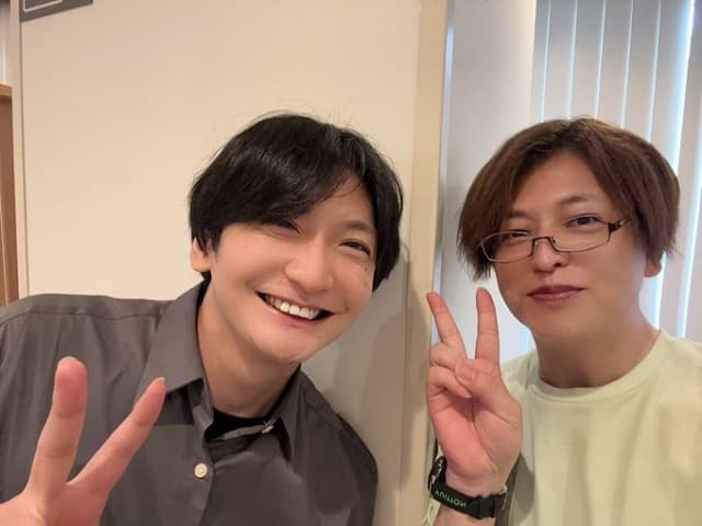 「素敵な写真に素敵な言葉」緑川光が”新米パパさん”声優とパシャリ！笑顔の2ショットにファンもほっこり