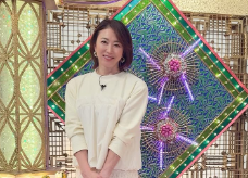 田中雅美、「ウワサのお客様」出演衣装と私服を公開！