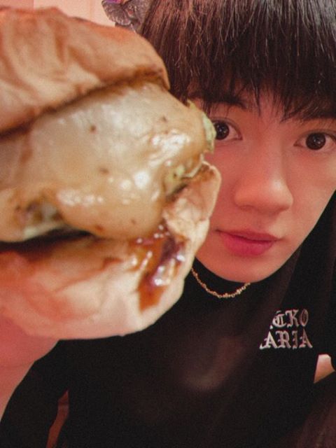 佐野勇斗、ハンバーガー愛溢れる投稿にファン共感