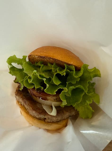 「美味しくてびっくり」しょこたんがフレッシュネスバーガーに感動！