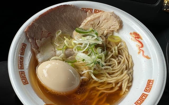 仮面女子・猪狩ともかが”最強ラーメン祭”に出演！「トリュフ香るはまぐり醤油そば」に舌鼓