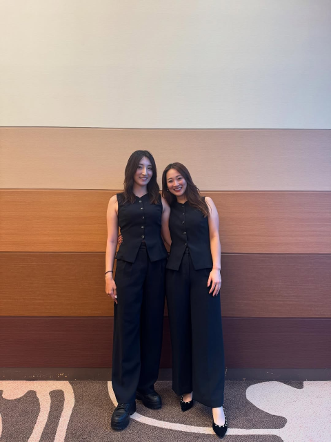 ノースリお揃いトップスで美肌あらわ！脇元華、美女ゴルファーツーショット公開にファン歓喜！