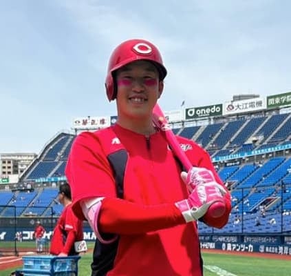 「母の日のオールピンク」広島東洋カープ・小園海斗、母の日仕様のバッティング道具を大公開