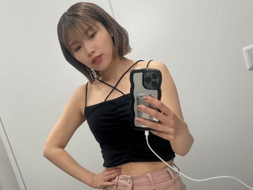 「実物もジブリ風もめっちゃ可愛い〜」美女タレント、流行り加工と美スタイルショットを披露！ファン夢心地「おてんば娘感でてます」