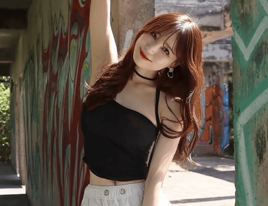 「めちゃくちゃ可愛いね」人気モデル、奥武島の廃墟へ！廃墟で輝きを放つフェロモン・ショットが話題に「廃墟行きたい…」