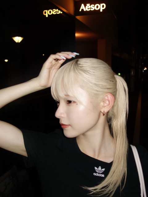 陸上インフルエンサー金髪美女、「たくさん走った撮影終わり」の激カワショット10連発でファン魅了！