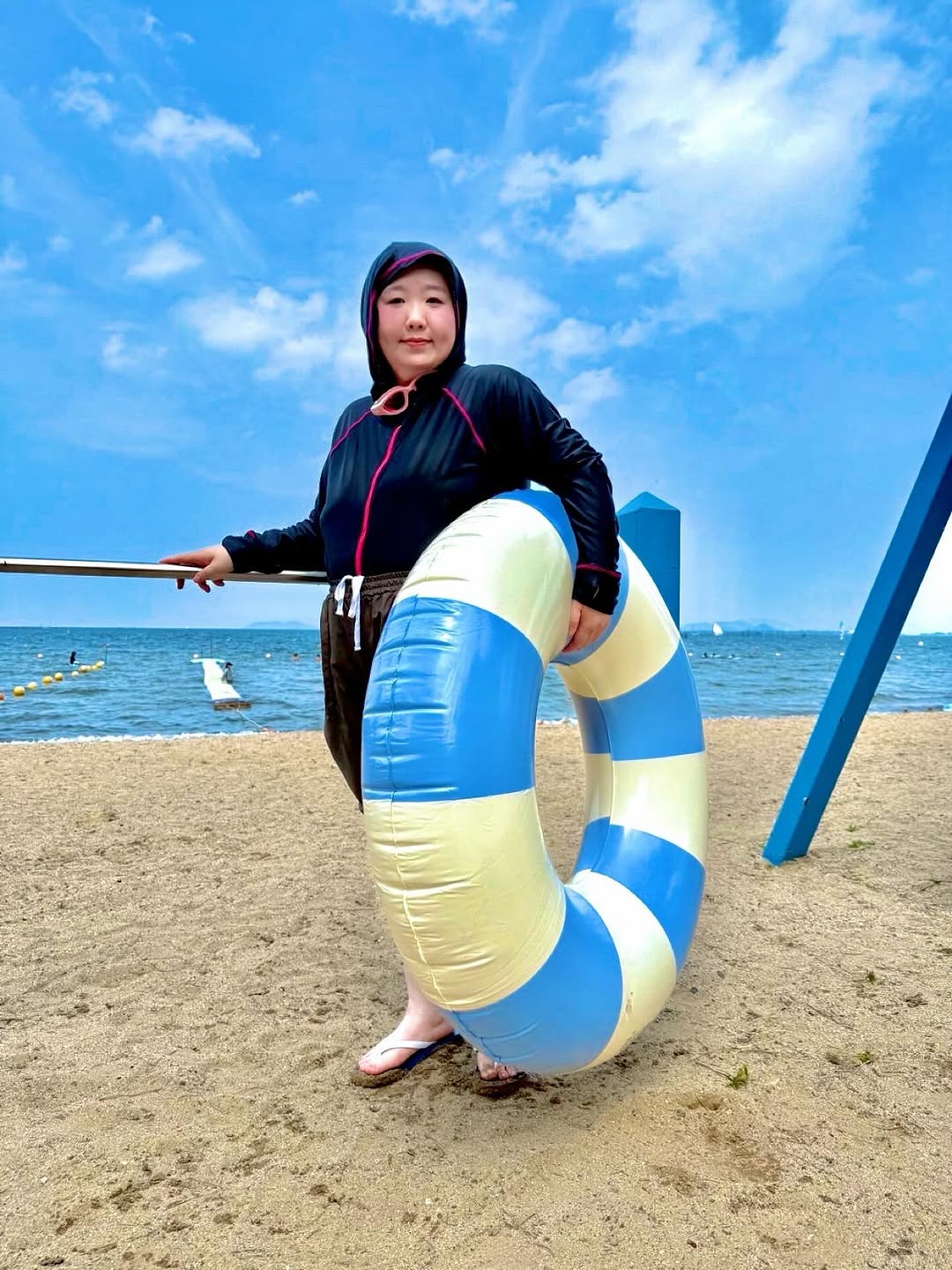 酒井藍、ウエットスーツ姿で夏満喫「可愛い」と話題に！