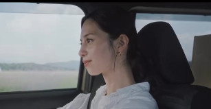 「情報解禁にファン歓喜！」中条あやみ、新作映画『ストロベリームーン』出演を報告