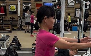 伊達公子、ピラティスチェアに励む姿を公開！「簡単そうに見えて難しい」