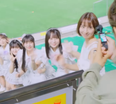 篠田麻里子＆HKTと野球場でレアコラボ！ミリオン超えYouTuber、”ロック・ザット・ボディ”ダンスを披露「振り向かれた時の可愛さ」