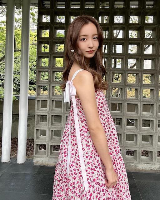 板野友美 キャミソールドレス姿で登場😳💓可愛すぎる1枚にファン大興奮❗️