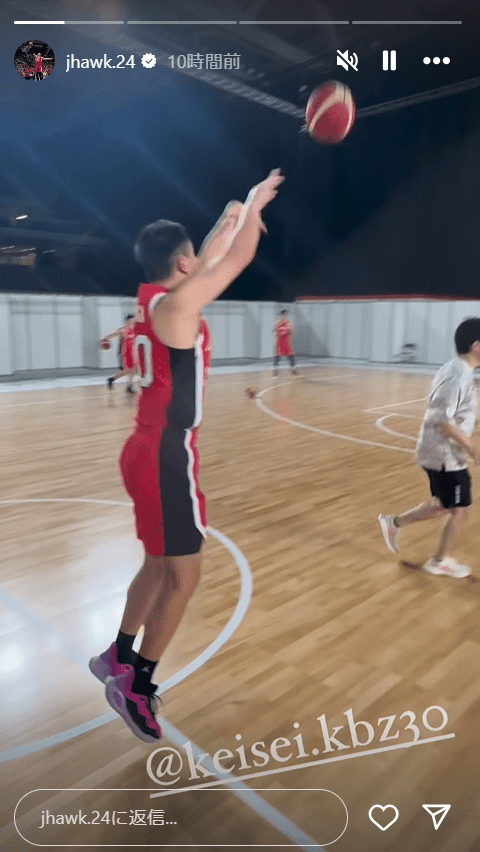 富永啓生がハーフラインからの超ディープスリーを決める！