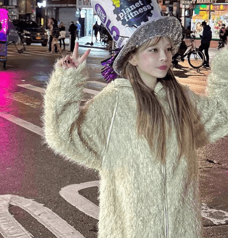 172万フォロワー超の美人韓国モデル、マジカルピラティスハットを被った横断歩道前・ショットが可愛すぎと話題に！