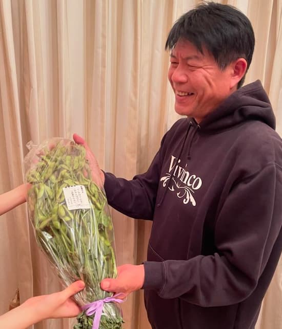 川崎憲次郎　花束の代わりに〇〇を♪