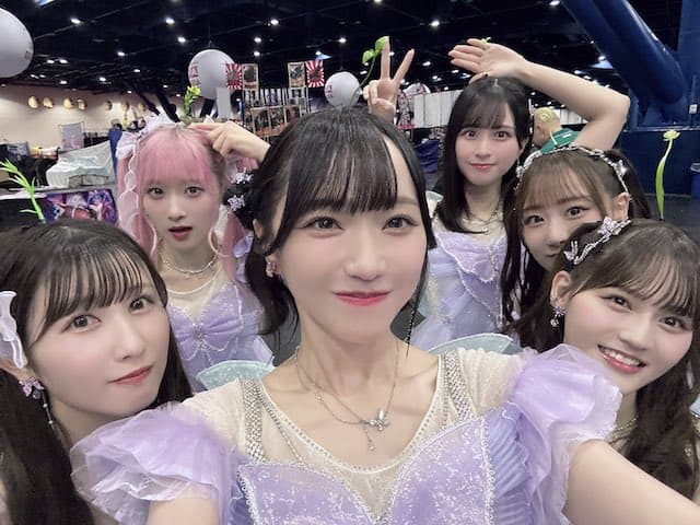 「わくわく止まらなかった」人気アイドルグループが海外のイベントに出演し話題に
