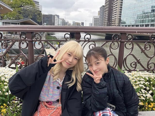 「ムスビン助けてくれてありがとう」朝ドラ出演の岡本夏美が橋本環奈との2ショットを投稿！