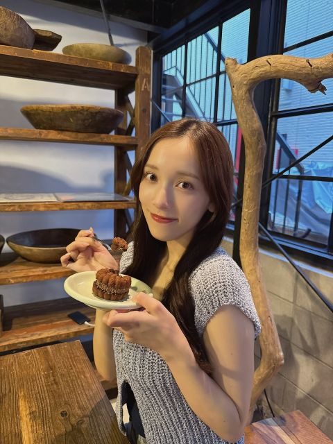 カフェを楽しむグラドル・都丸紗也華が可愛すぎる！「可愛い」「綺麗」と話題に！