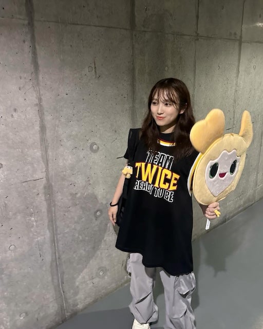 「世界一可愛いオタク」矢吹奈子が韓国の人気アイドルのライブへ