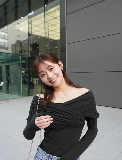 田﨑さくらアナ、“オフショル日和”な春コーデにファン大絶賛！