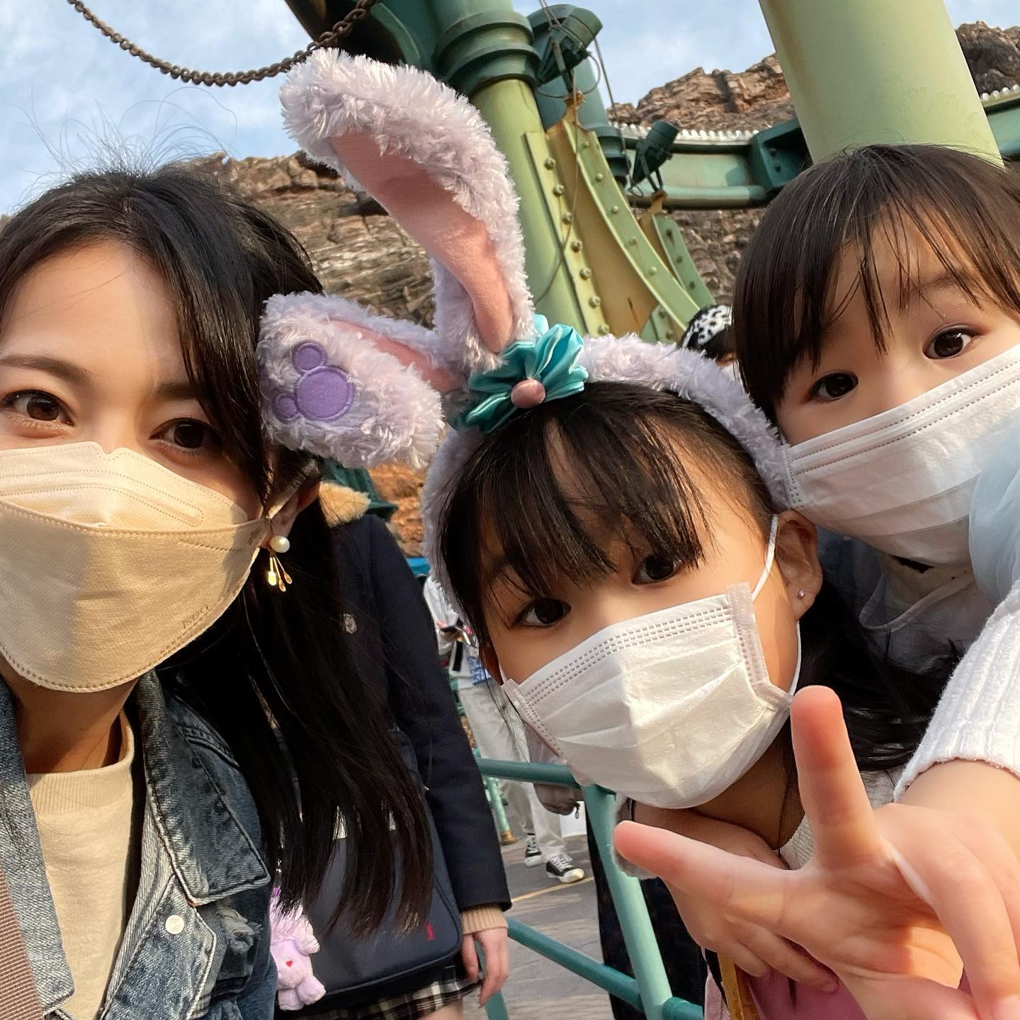 大迫あゆみさんが娘2人と女子旅ディズニー！「いいですねぇー女子旅❤️」