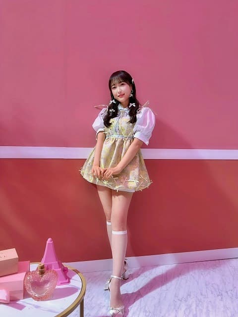 「わたし良い子だから…」アイドル声優が全身ショットを供給！ファン「めっちゃ助かります…」