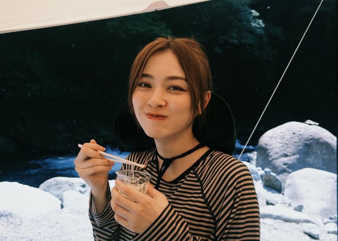 内田理央が自然満喫！川辺で冷やしそうめんを楽しむ夏のひととき