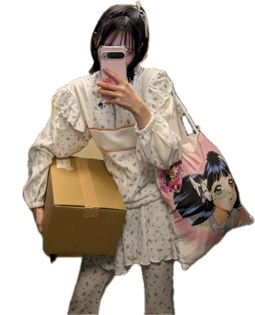 FRUITS ZIPPER鎮西寿々歌、激レアコーデに“推し”と段ボールを添えて