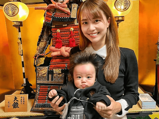 「天使の顔が美しい女神」愛息の初節句を迎えた美女ママゴルファー、サムライバック＆参拝フォトにファンほっこり