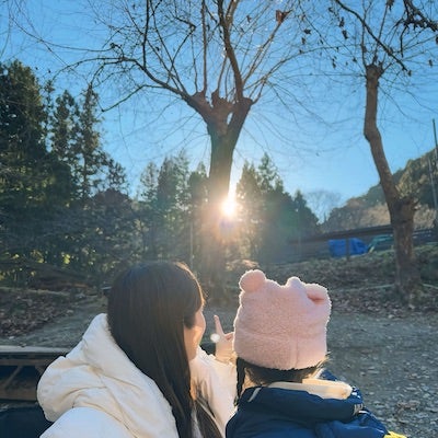 「素適なママすぎる」菊地亜美 娘と二人「パパなしのプチ遠出」