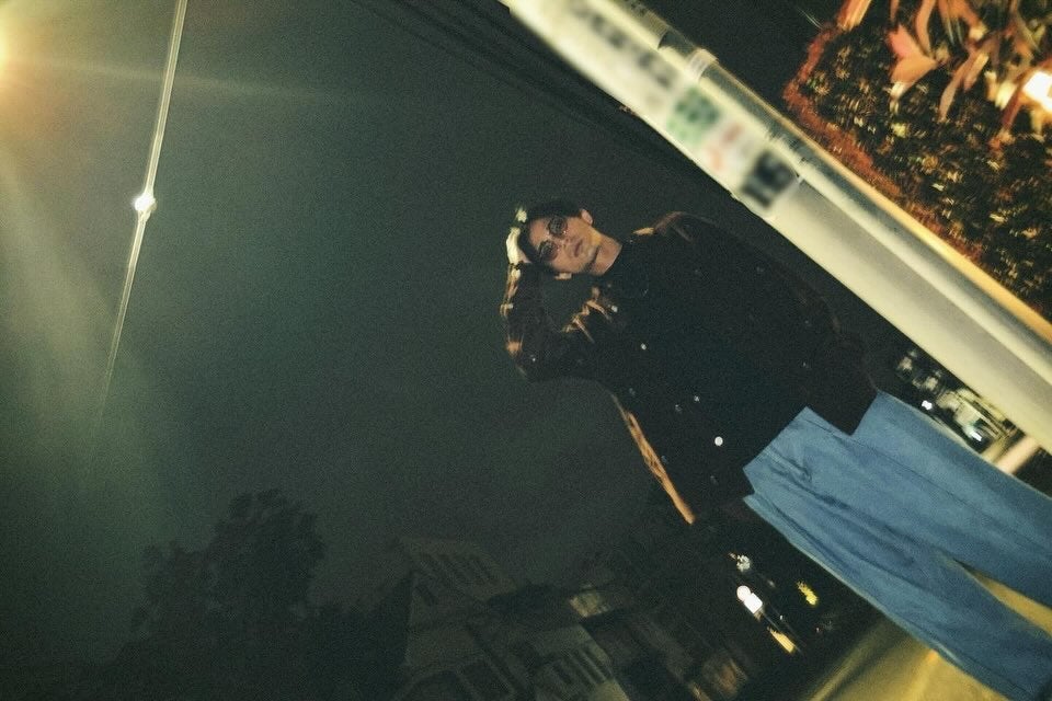 人気アイドルの“爆イケショット”が反響「どこから見てもかっこいい」