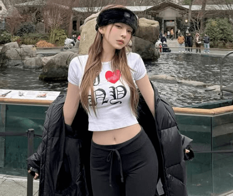 「テリ = 完璧。」韓国超人気モデルのテリテリ、NYシティで”美ヘソあらわ”な女神ショットを披露！「本当に絵になるなあ」